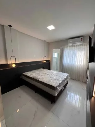 Imagem Apartamento mobiliado com 2 suítes e 2 vagas de garagem em Balneário Perequê