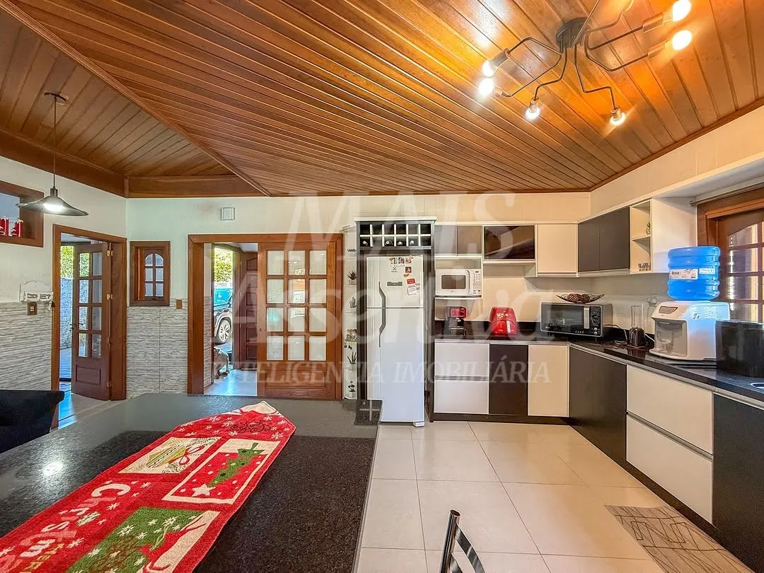 Imagem Casa mobiliada para locação em Estância Velha de 4 dormitórios - 250m²