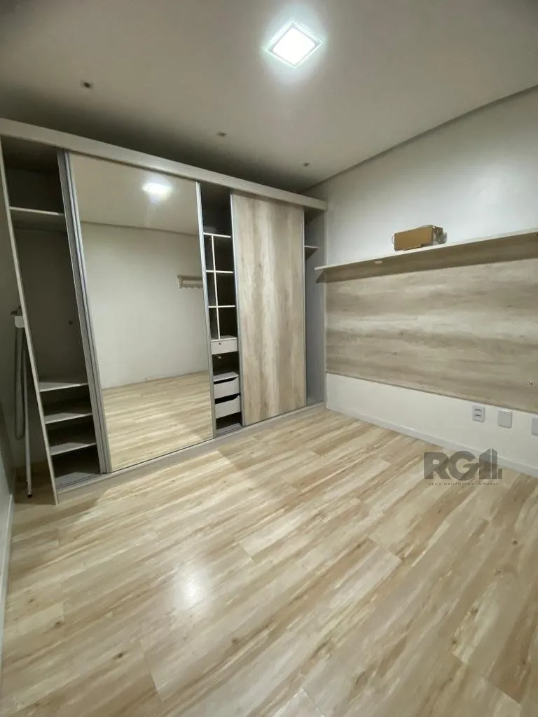 Imagem Casa térrea com 02 dormitórios e 01 vaga, no bairro Aberta dos Morros, em Porto Alegre.