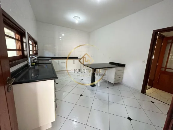 Imagem Casa 4 dormitórios ( 2 suítes) com edícula em Caçapava.
