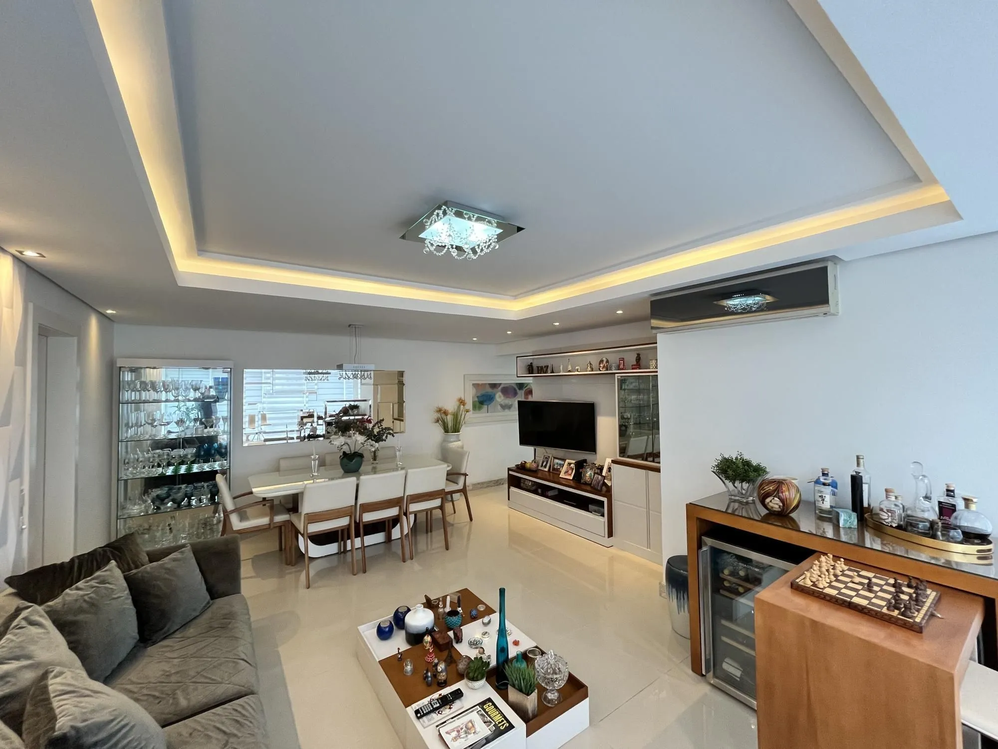 Imagem Excelente apartamento de 3 dormitórios, suíte, 2 vagas, no Bairro Boa Vista.