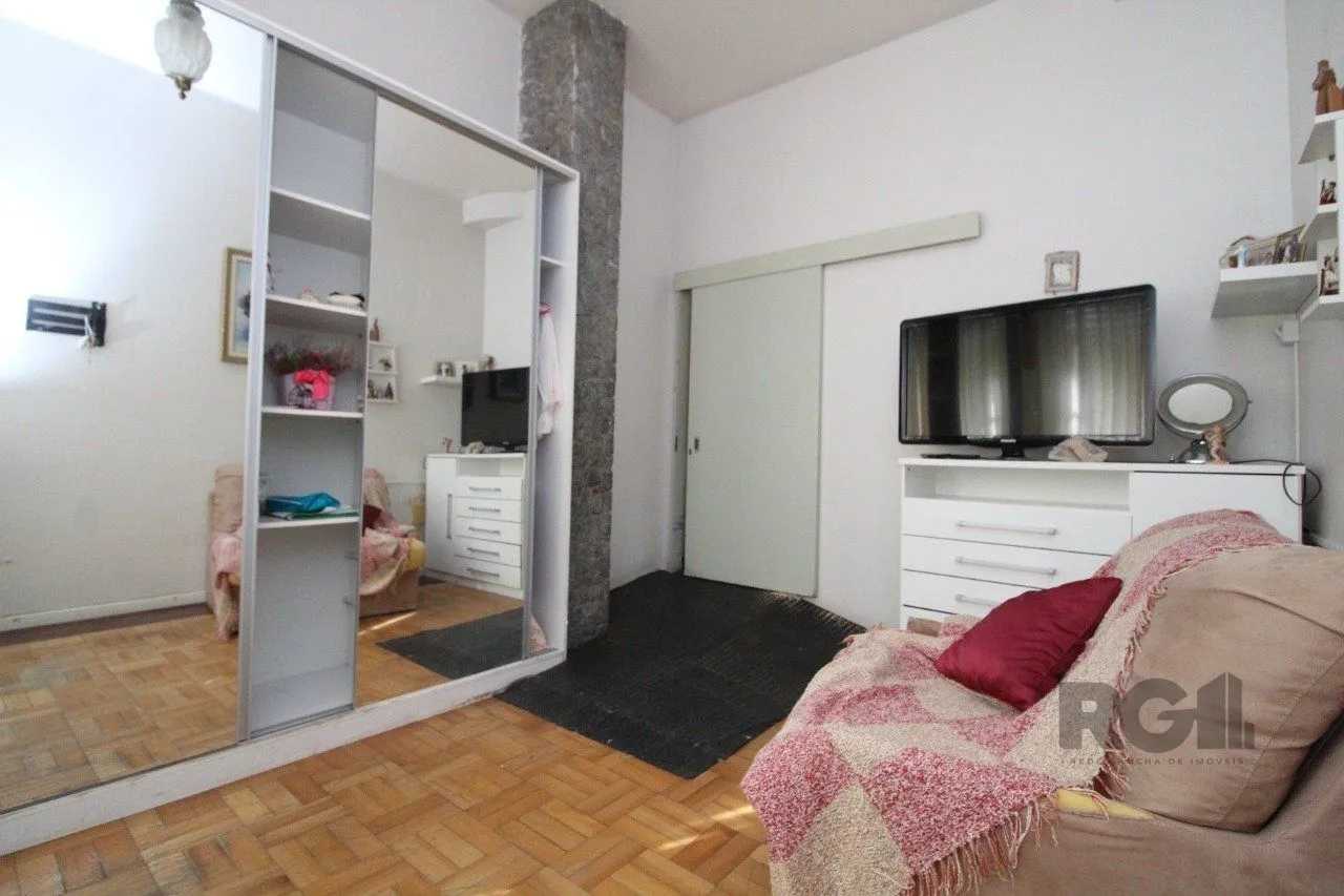 Imagem Casa à venda 4 quartos (dormitórios), suíte, 3 vagas - Partenon, Porto Alegre