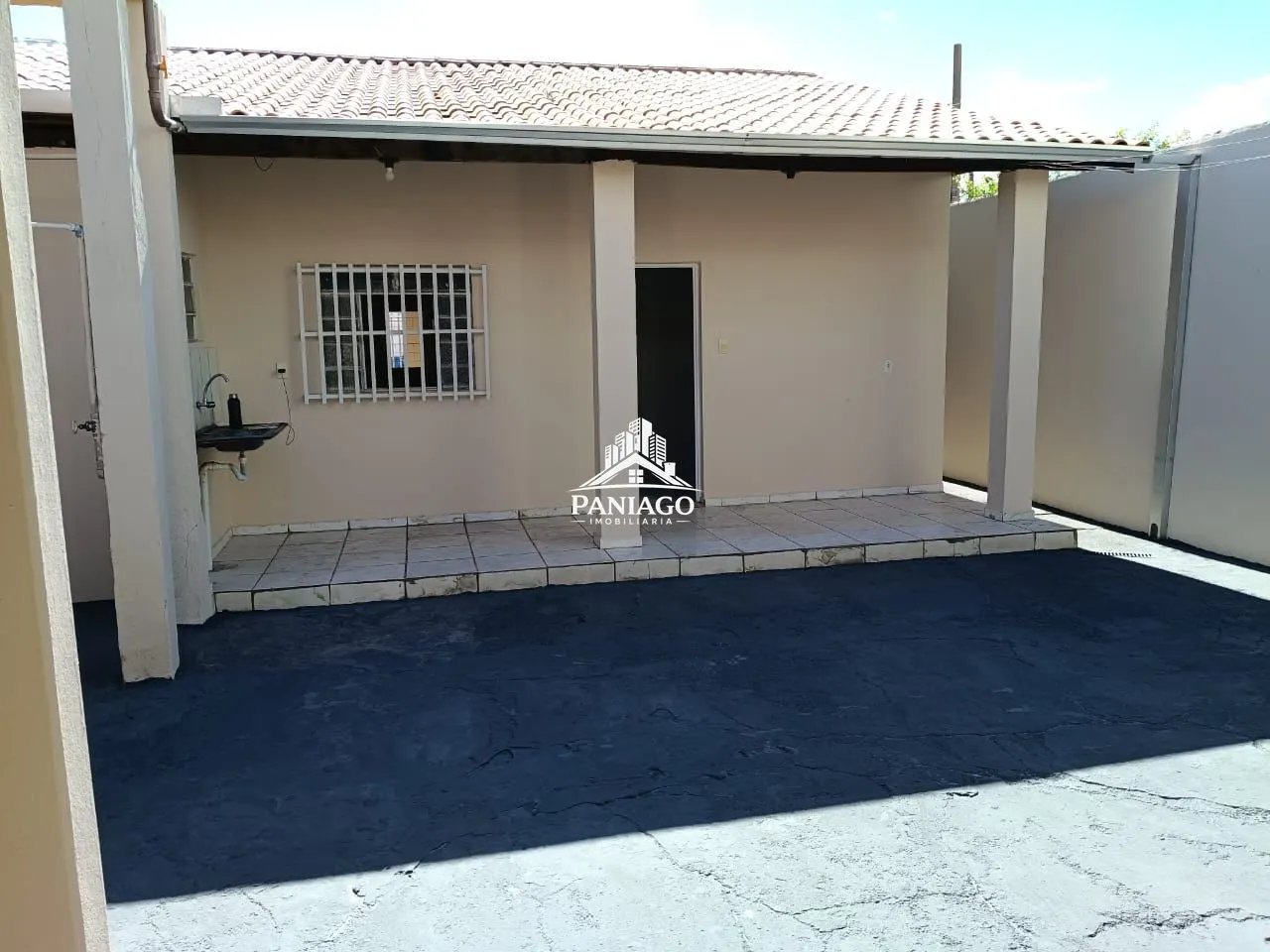 Imagem CASA À VENDA NO CPA IV 2/4 SENDO UMA SUITE