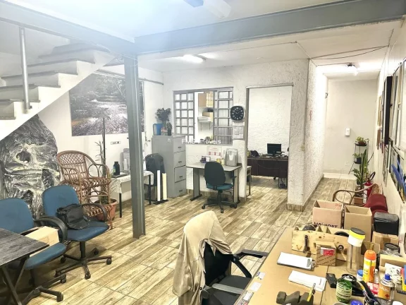 Imagem Galpão com Potencial para "Sale-Leaseback" com 370m2 à venda na Vila Anastácio
