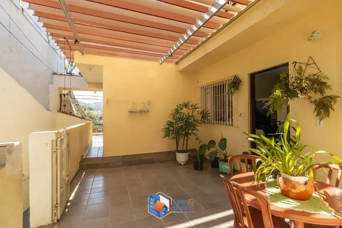Imagem Sobrado para venda em Vila Nossa Senhora do Retiro com 6 quartos, sendo 1 suíte, 190m²