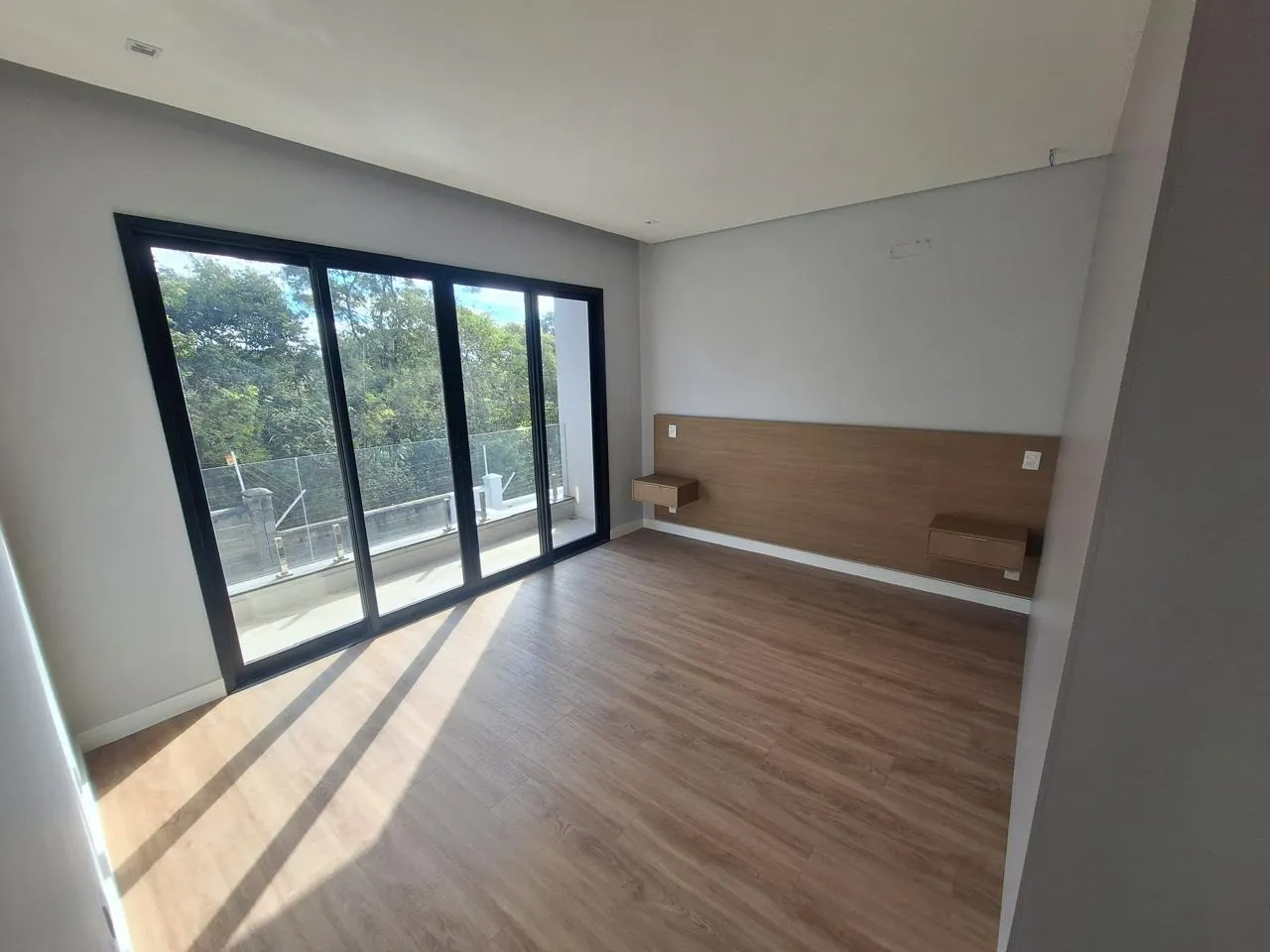 Imagem Casa de Alto Padrão com 340m² no Alphaville Nova Esplanada I Locação / Venda