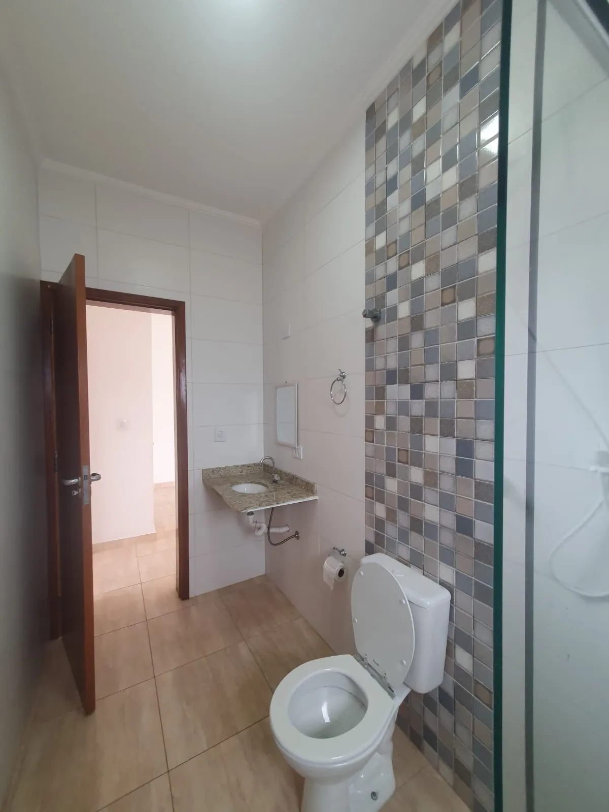 Imagem Investimento à Beira-Mar: Prédio Moderno e Renda Garantida em Balneário Gaivotas