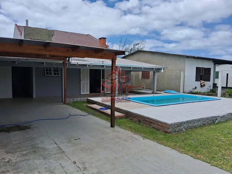 Imagem Casa 3 dormitórios com piscina a 300m do mar