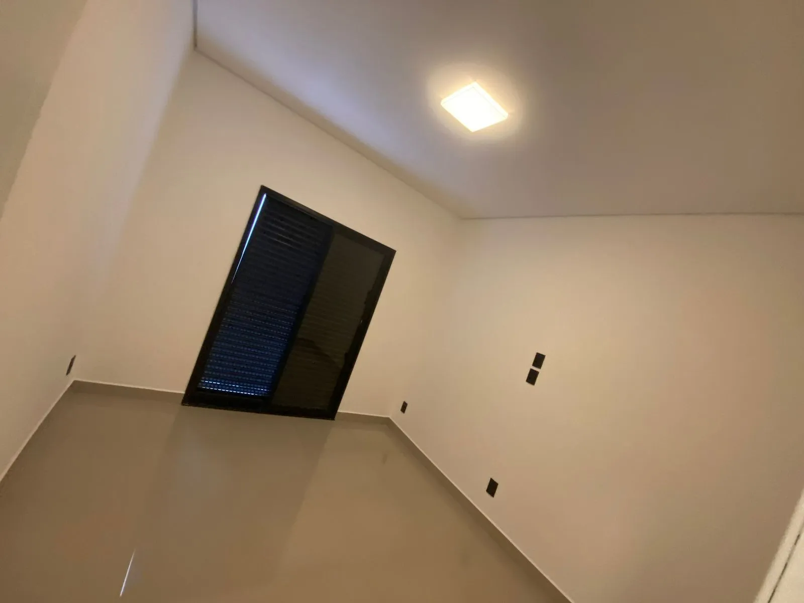 Imagem Casa no Condomínio Jardim Residencial Helena Maria