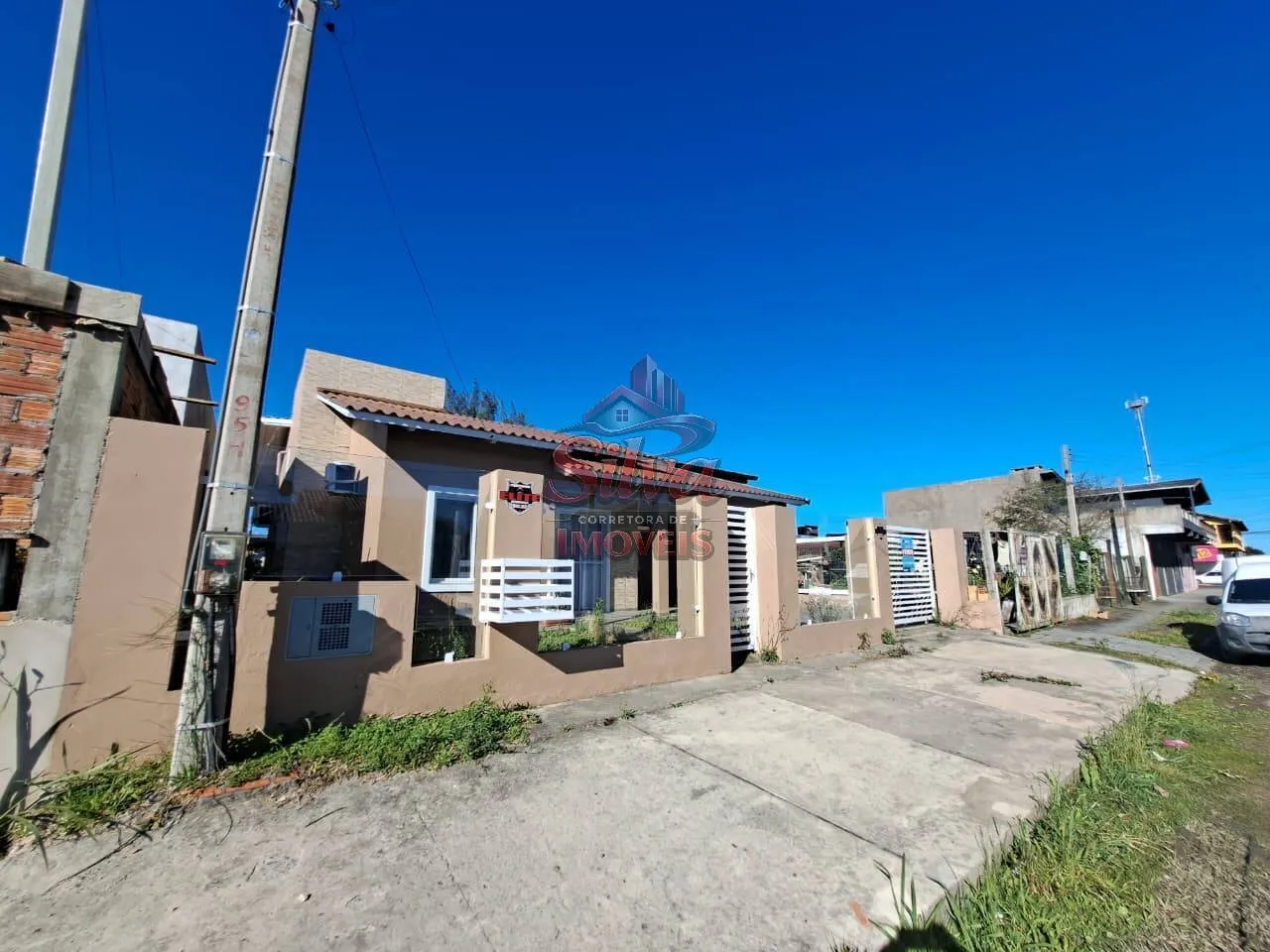 Imagem Casa 2 dormitórios com suíte a 580m do mar no Mariluz