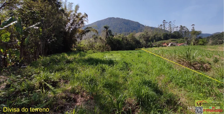 Terreno para a sítio, em Salto do Major Gercino SC. Com área plana, com terra boa de plantio. Tem mais de 30 metros um lindo RIACHO nos fundos, com ág em Loro Salto do Major Gercino