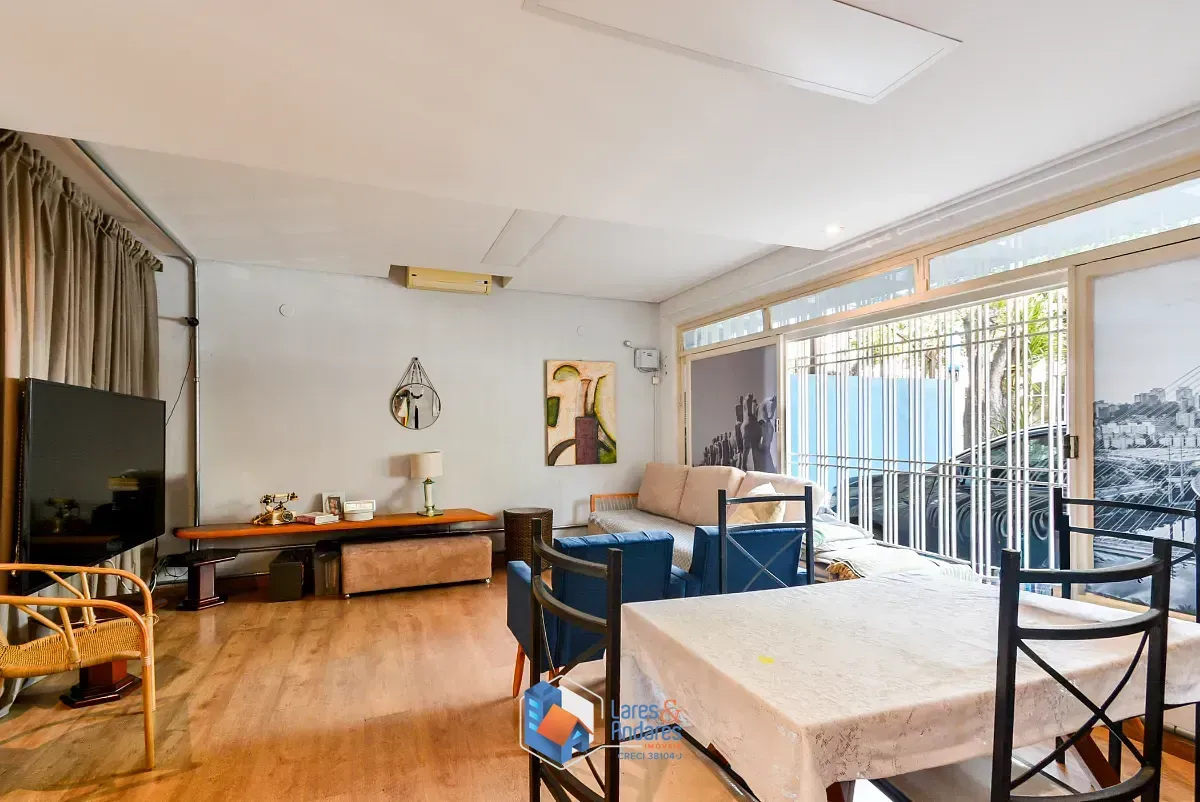 Imagem Casa para venda em Butantã com 3 quartos, sendo 1 suíte, 288m²