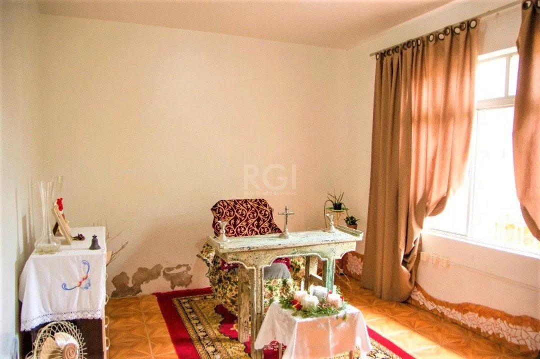 Imagem Casa para Venda - 423.16m², 4 dormitórios, sendo 1 suites, 4 vagas - Glória