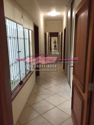 Imagem Belíssima casa em condomínio de alto Padrão