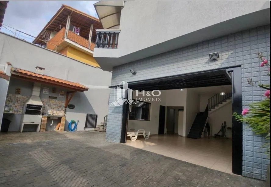 Imagem Oportunidade Sobrado Amplo no Jardim Fernandes - 210m², 3 Dormitórios e 5 Vagas