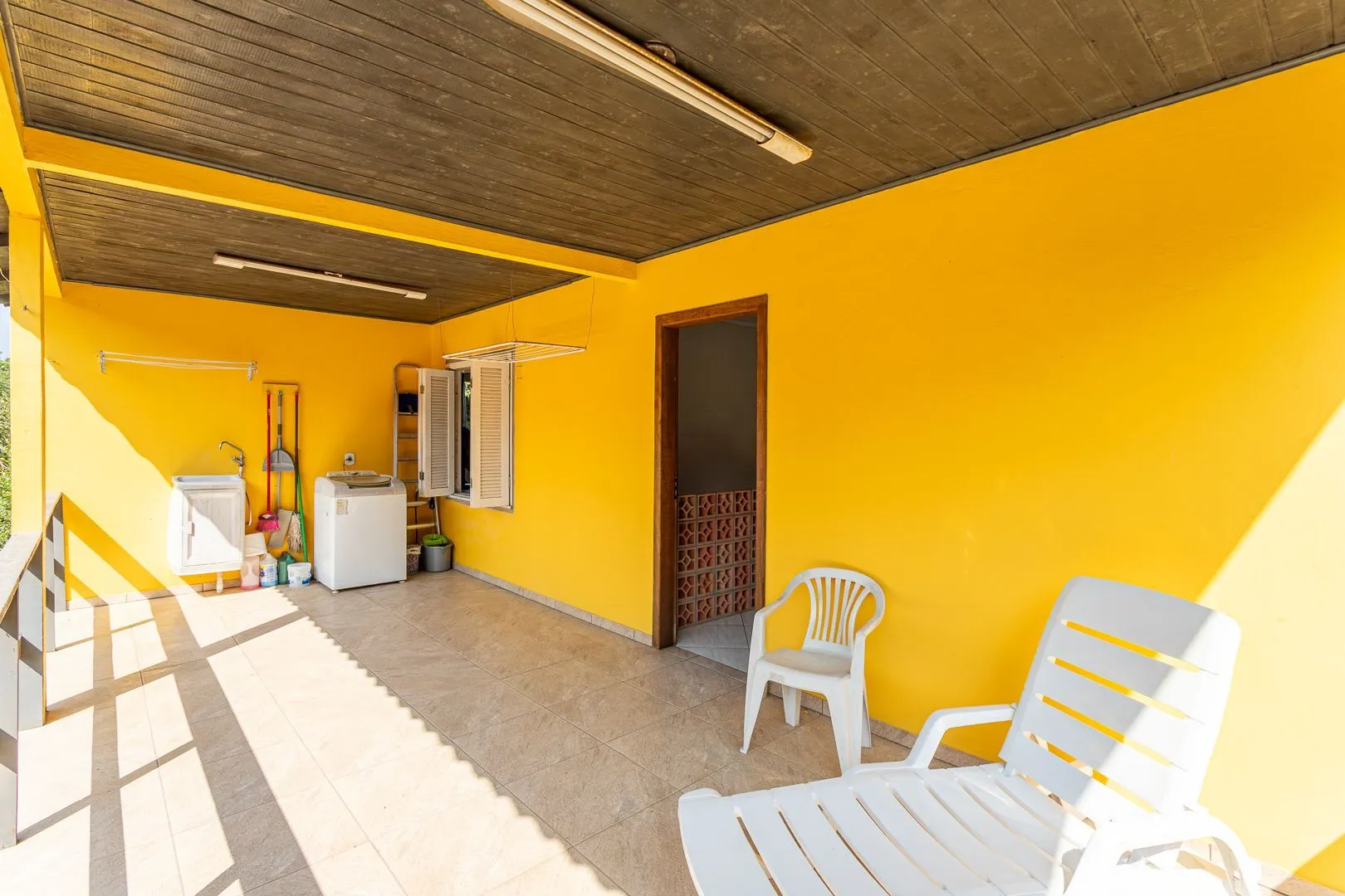 Imagem Casa sobrado em Viamão com loja e apartamento