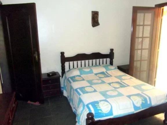 Imagem CASA COM PISCINA PERTINHO DA PRAIA