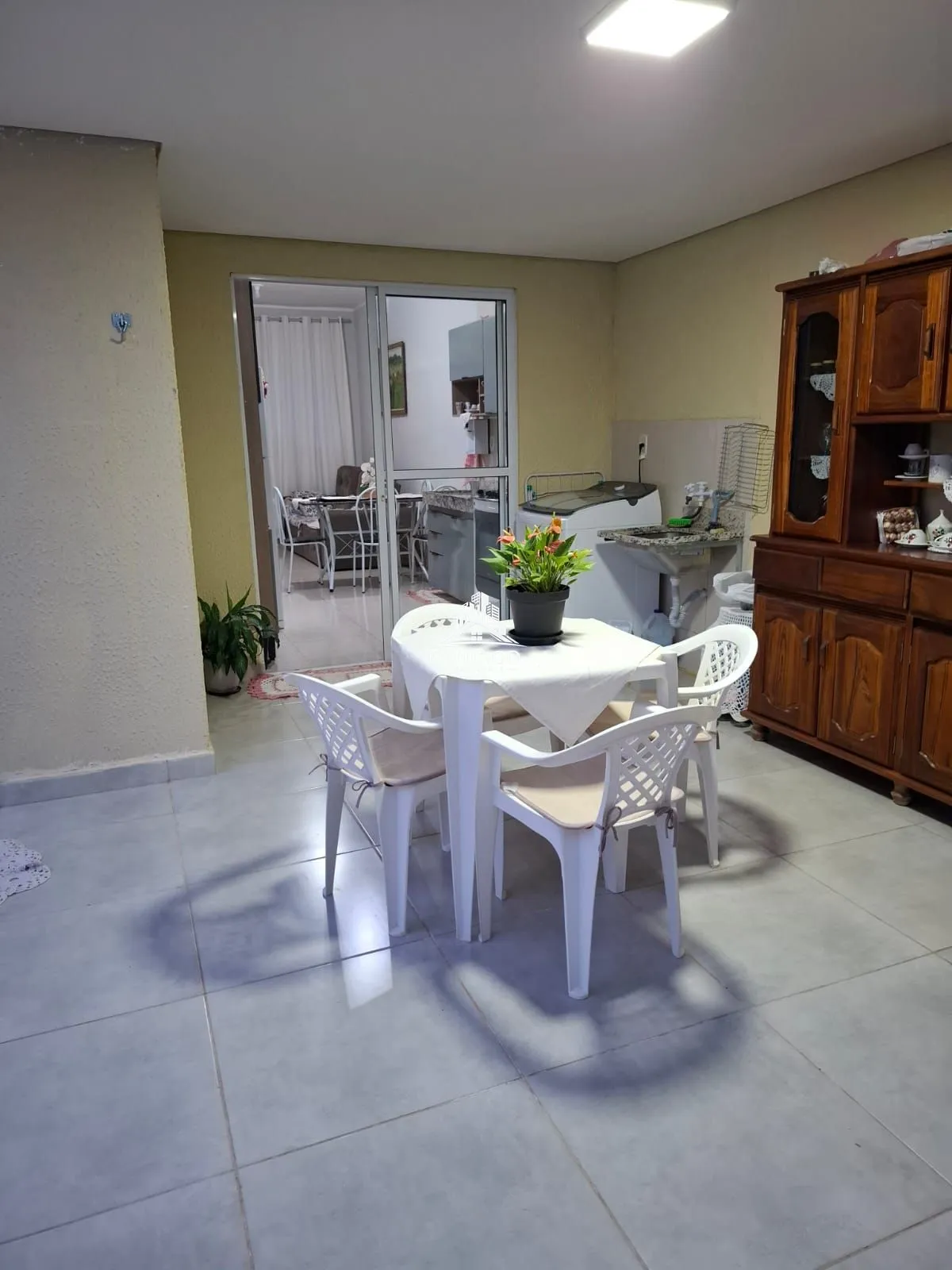 Imagem Casa 2 quartos, condomínio Hawaii (prox. Av. das Torres), Cuiabá - MT