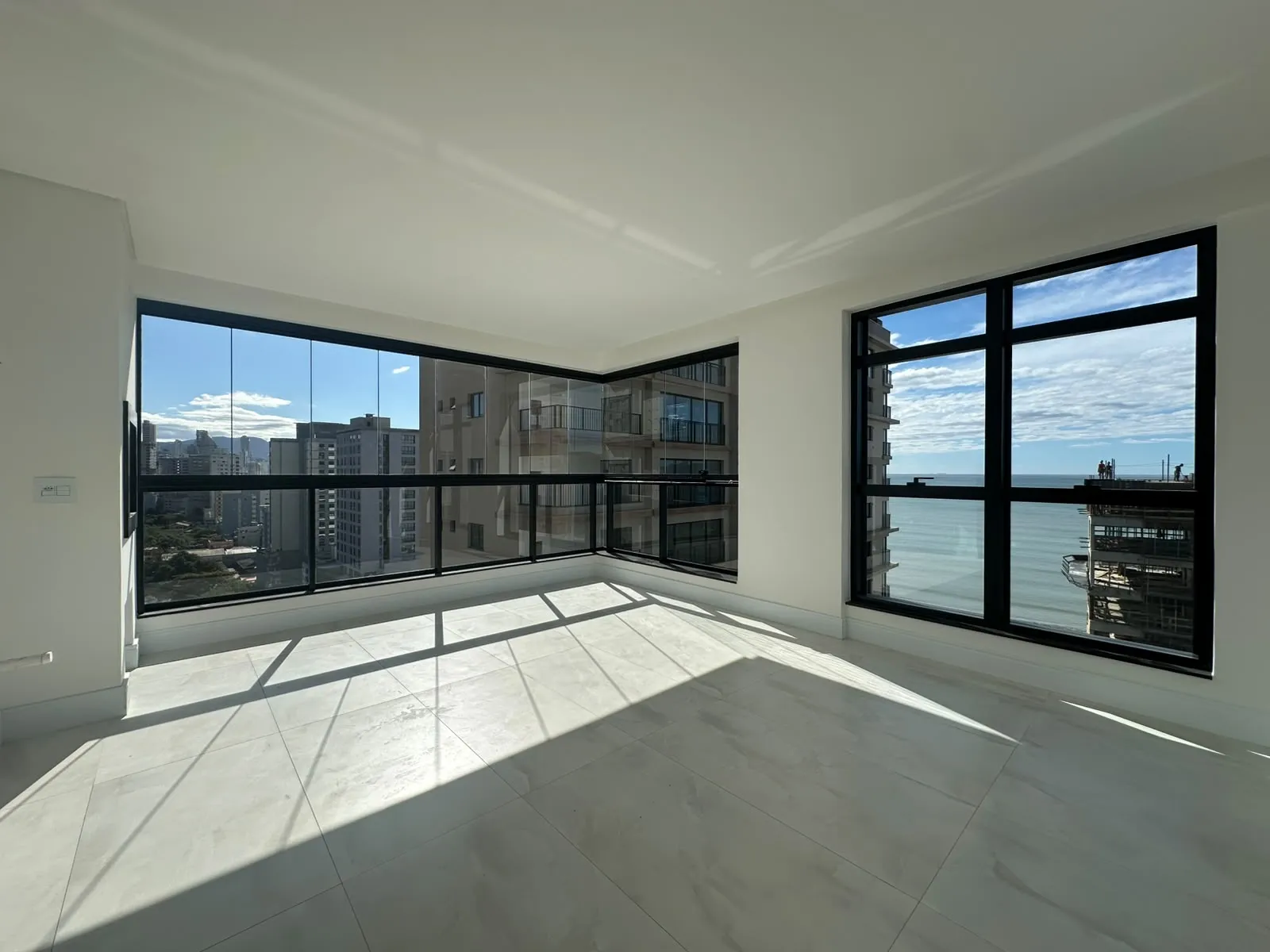 Imagem Apartamento com vista para o mar à venda com 116.27m2 por R$ 2.190.000,00