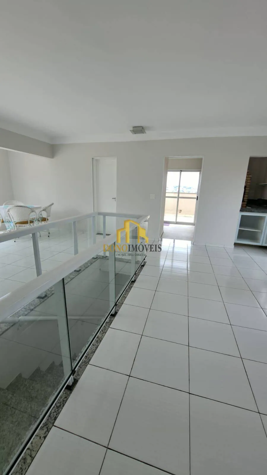 Imagem Cobertura à venda com 333 m², 3 dormitórios e 3 vagas, Rudge Ramos - SBC