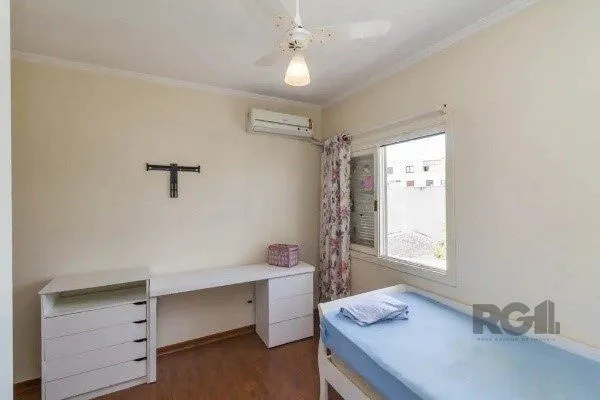 Imagem Vende-se belo sobrado com 3 quartos com suíte e 3 vagas cobertas - 182m² - Vila Ipiranga