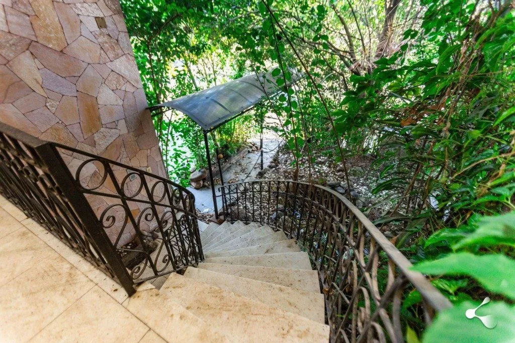 Imagem Casa para Venda - 500m², 3 dormitórios, sendo 3 suites, 4 vagas - Vila Ipiranga