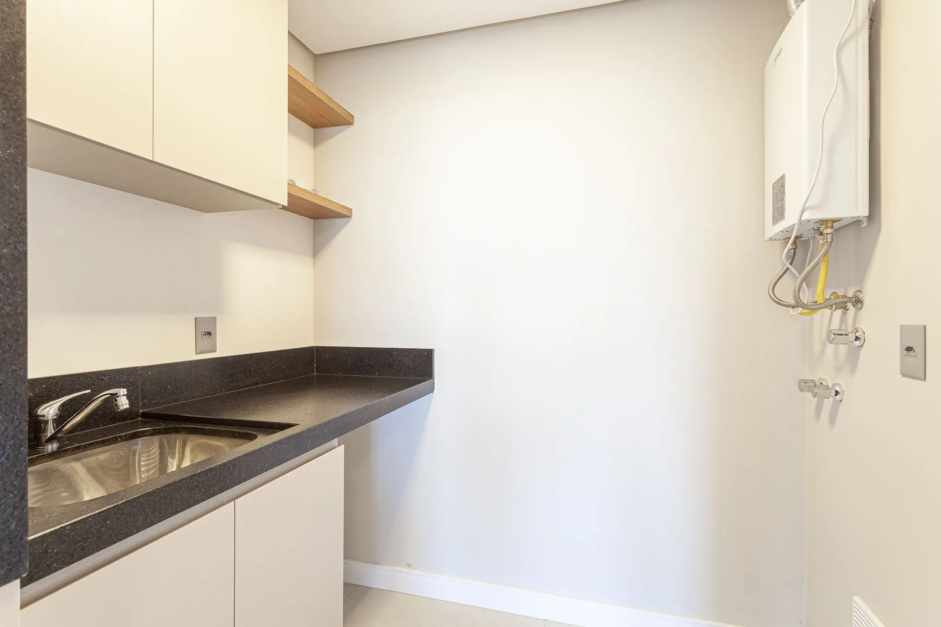 Imagem Apartamento à venda em Torres, com 2 quartos, 91m2