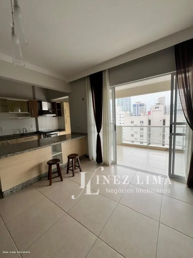 Imagem Apartamento 4 dormitórios para Locação em Itapema, Meia Praia, 4 dormitórios, 1 suíte, 2 banheiros, 2 vagas