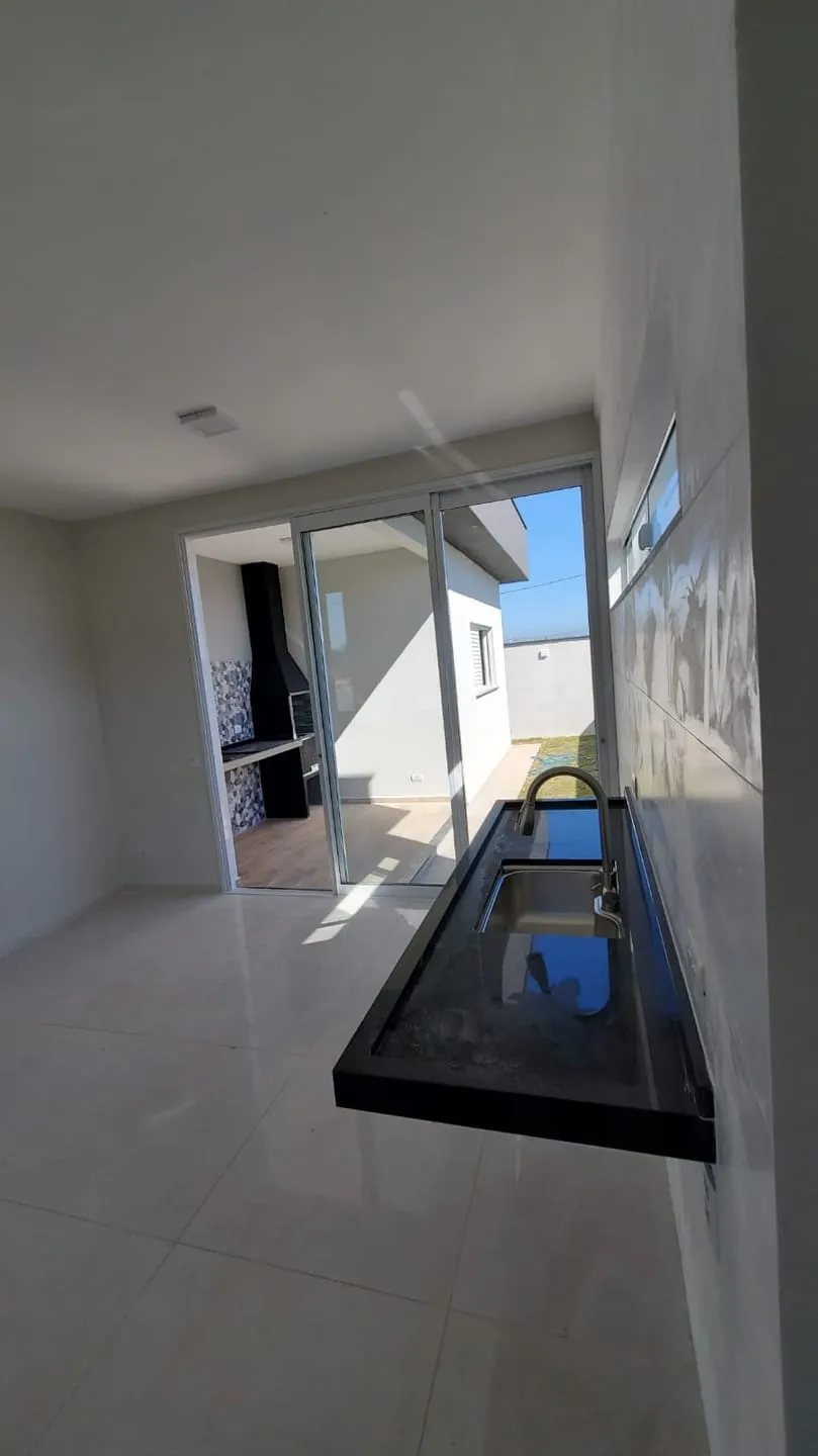 Foto do imóvel Casa à venda 3 Quartos, 1 Suite, 3 Vagas, 258M², Aterrado, Tremembé - SP