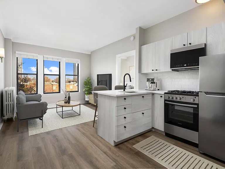 Apartamento com 3 Quartos à Venda ou Locação, 100 m² em Vila Madalena - São Paulo