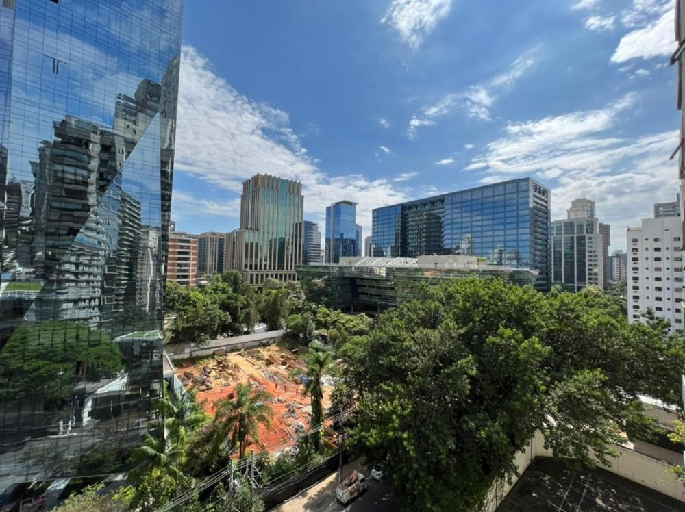 Imagem Apartamento com 4 Quartos à Venda, 220 m² em Itaim Bibi - São Paulo