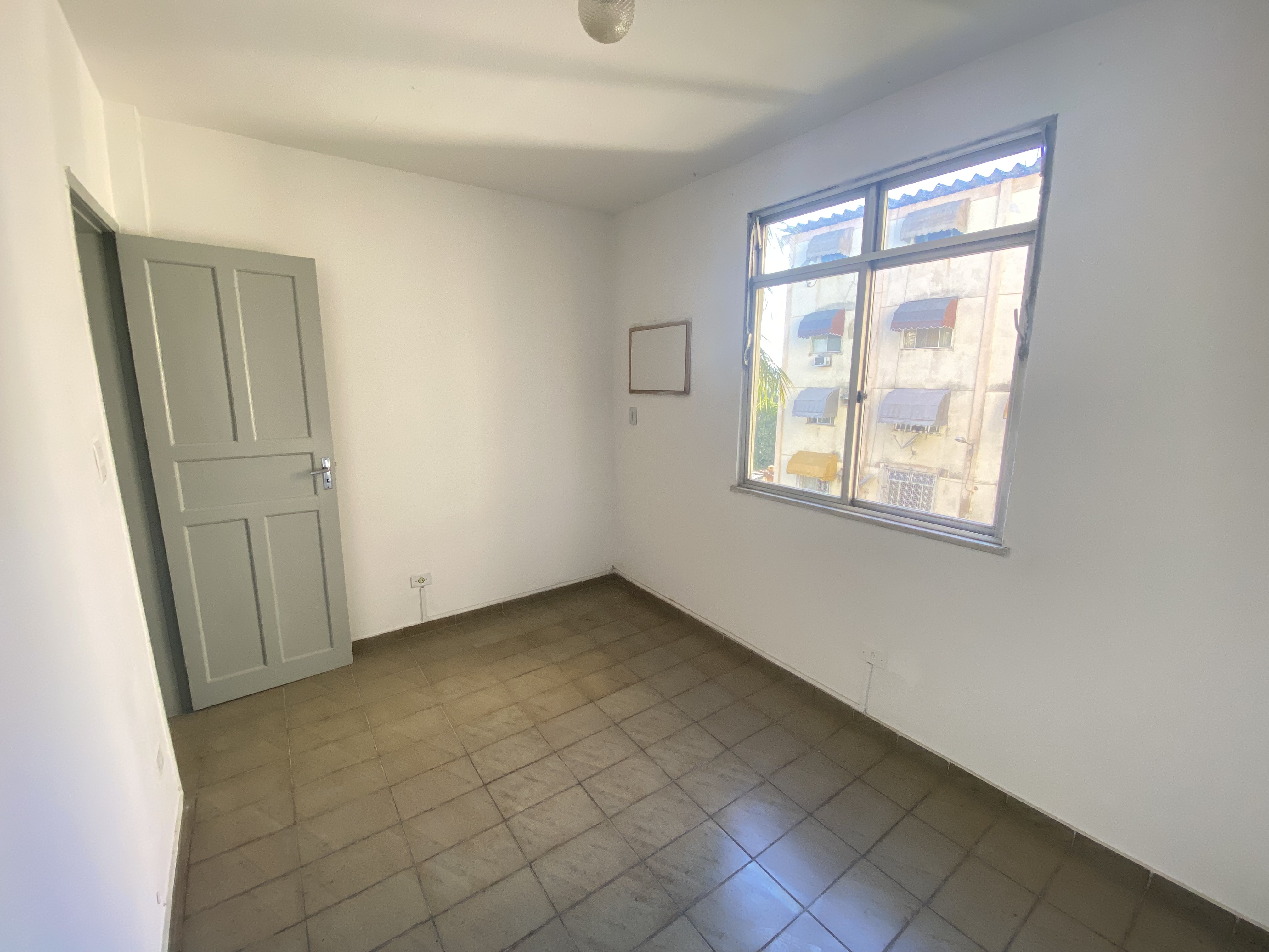Imagem Apartamento com 2 Quartos à Venda, 60 m²em Tomás Coelho - Rio de Janeiro