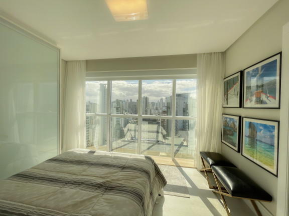Imagem Cobertura com 3 Quartos à Venda, 273 m² em Centro - Balneário Camboriú