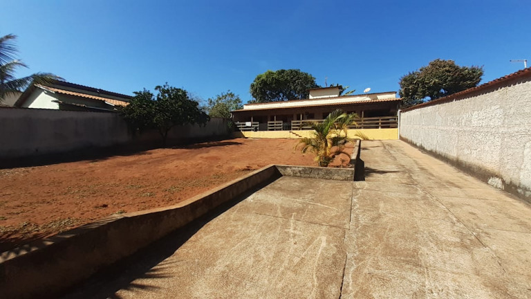 Imagem Casa com 2 Quartos à Venda, 180 m² em Planalto - Mateus Leme