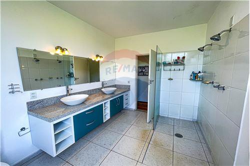 Imagem Casa de Condomínio com 3 Quartos à Venda, 293 m²em Centro - Jambeiro