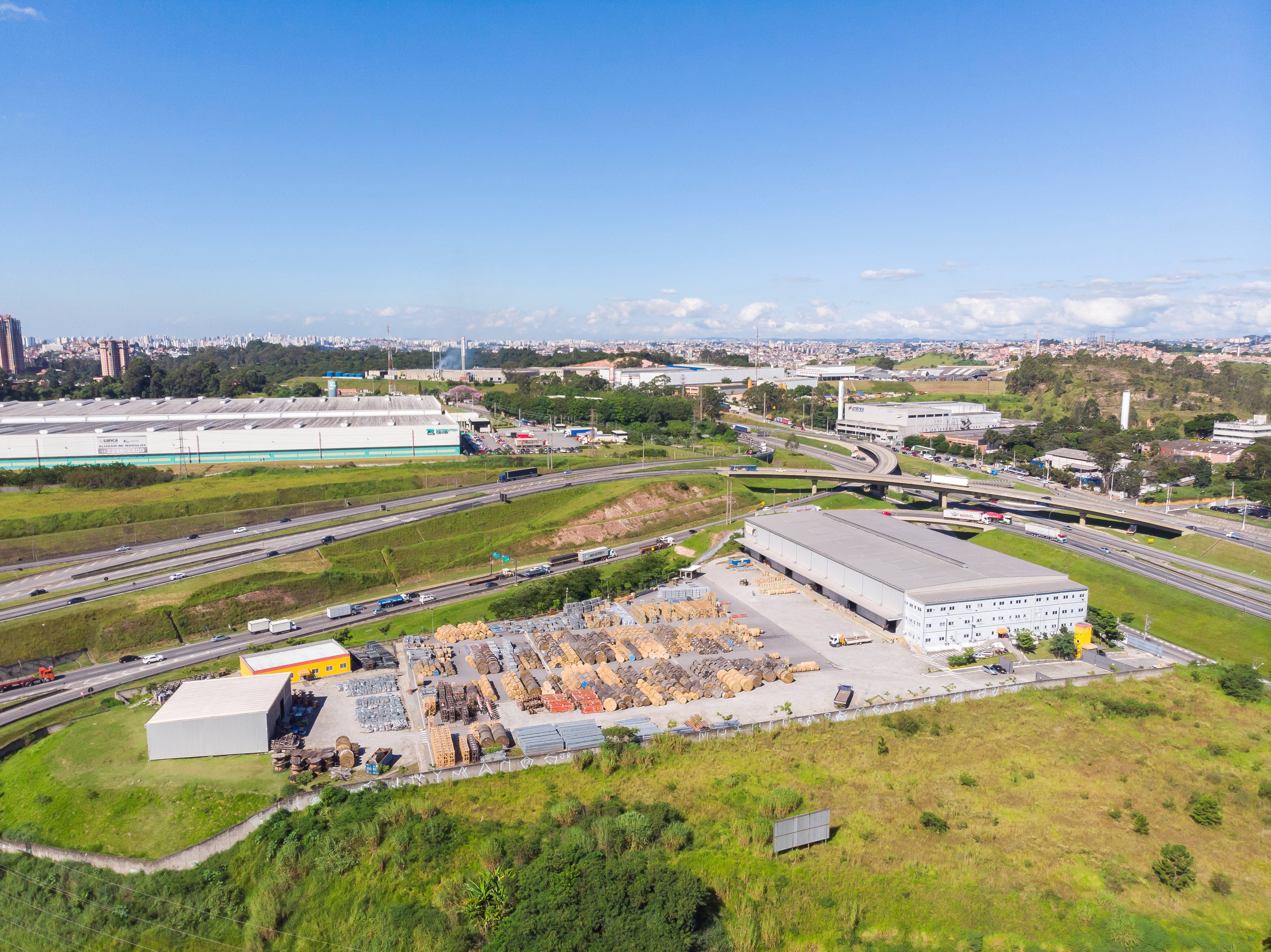 Foto do imóvel: Galpão para Alugar, 7.600 m² em Jardim Vista Alegre - Embu das Artes