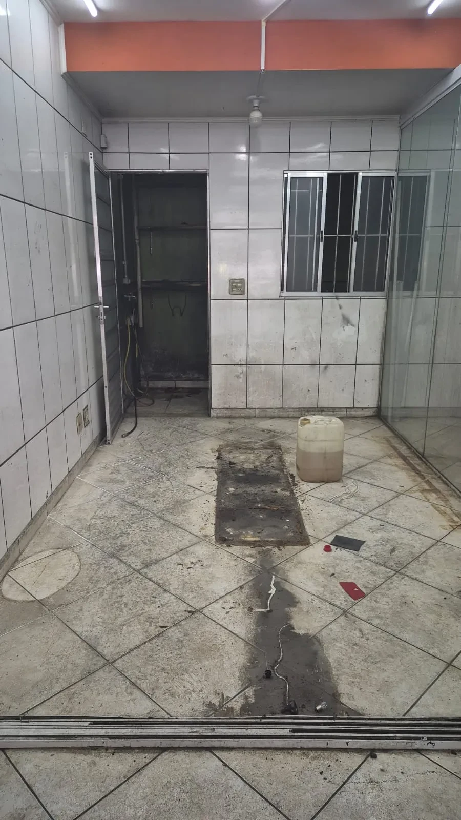 Imagem Galpão para Alugar, 100 m² em Vila Azevedo - São Paulo