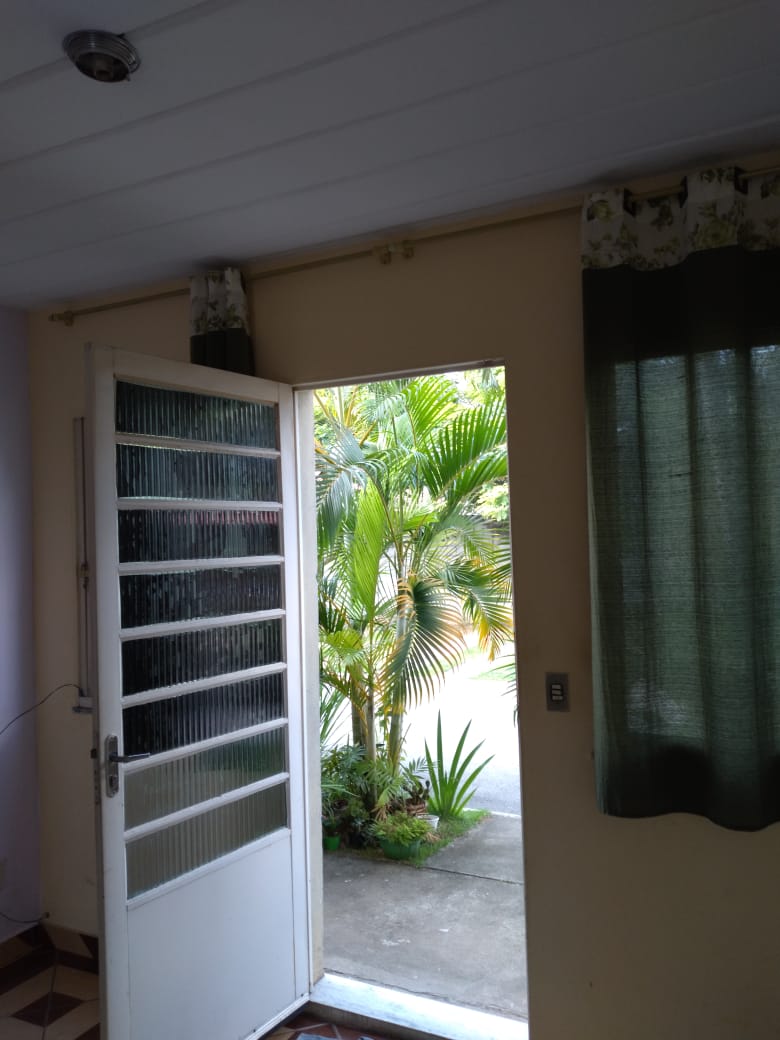 Casa com 2 Quartos para Alugar, 57 m²em Campo Alegre - Nova Iguaçu