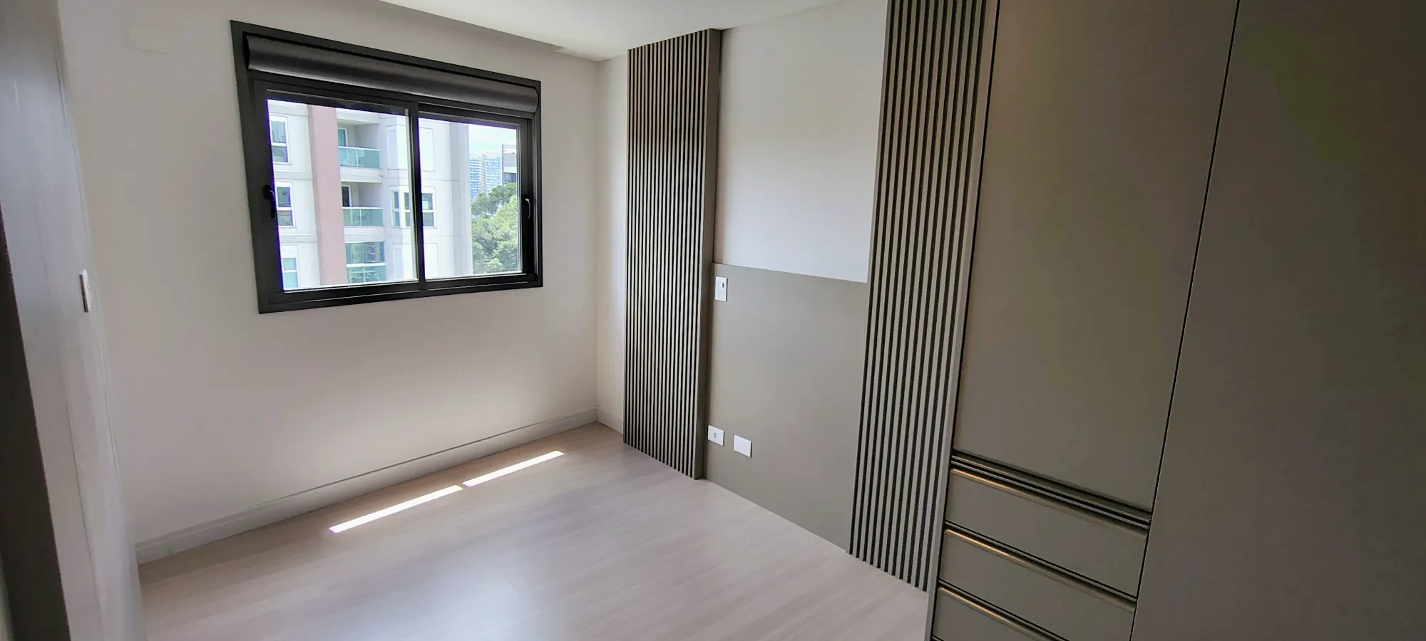 Imagem Apartamento com 2 Quartos à Venda ou Locação, 59 m² em Centro - Curitiba