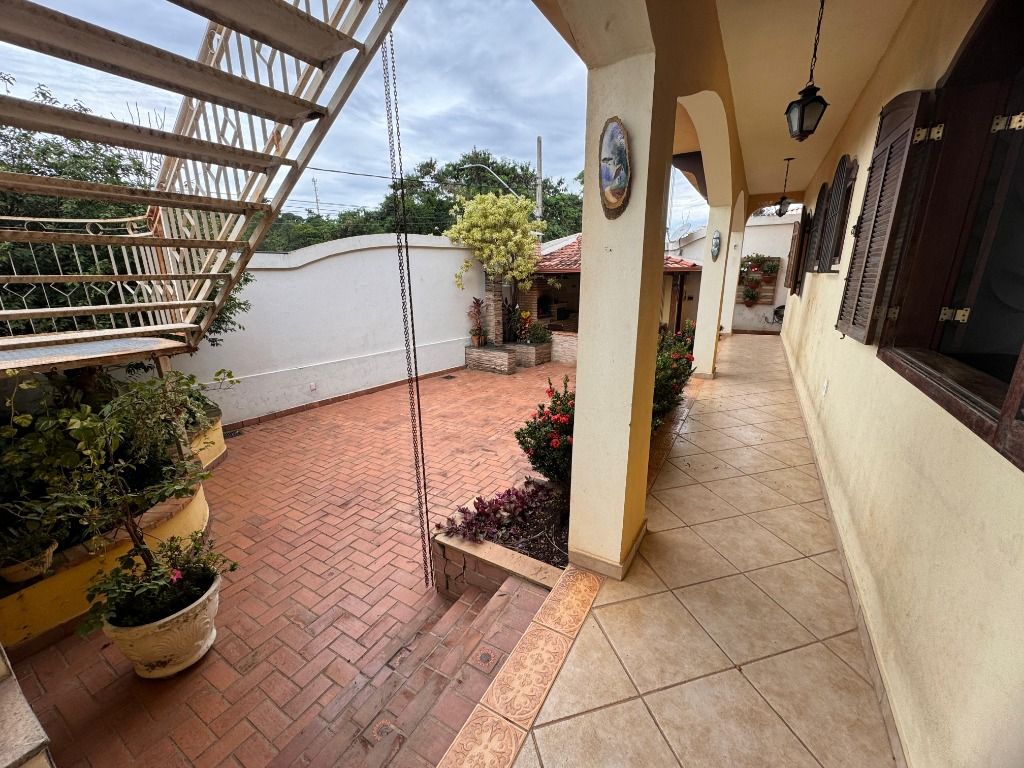 Imagem Casa com 4 Quartos à Venda, 249 m² em Tijuca - Contagem