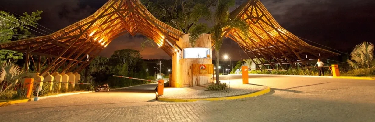 Terreno em Condomínio à Venda, 924 m² em Santa Rosa - Simões Filho