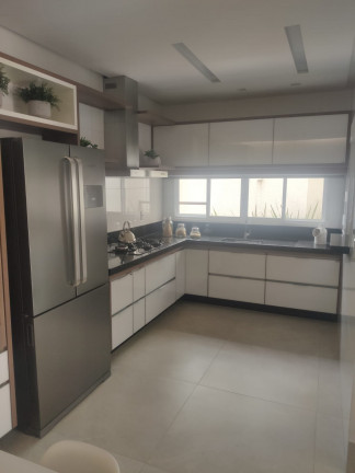 Imagem Casa de Condomínio com 3 Quartos à Venda, 200 m² em Sítios Santa Luzia - Aparecida de Goiânia