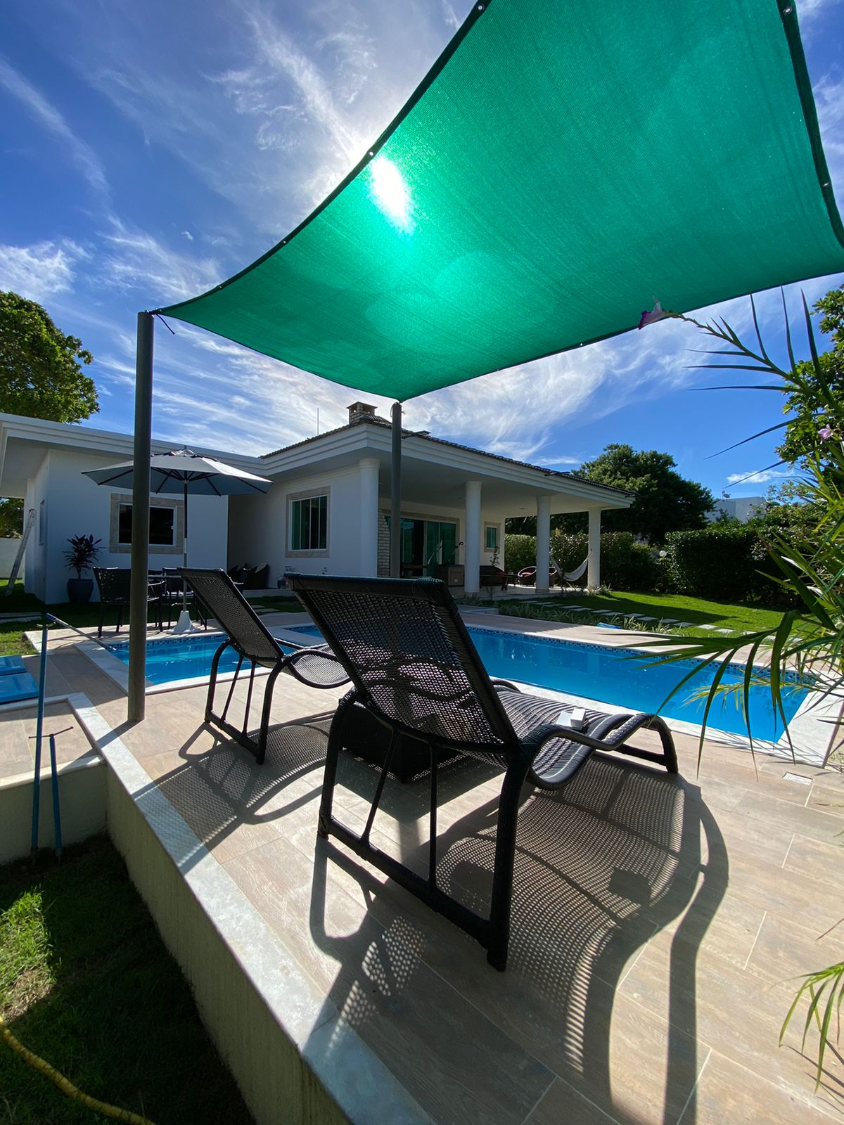 Imagem Casa de Condomínio com 5 Quartos para Alugar, 190 m²em Busca Vida (Abrantes) - Camaçari