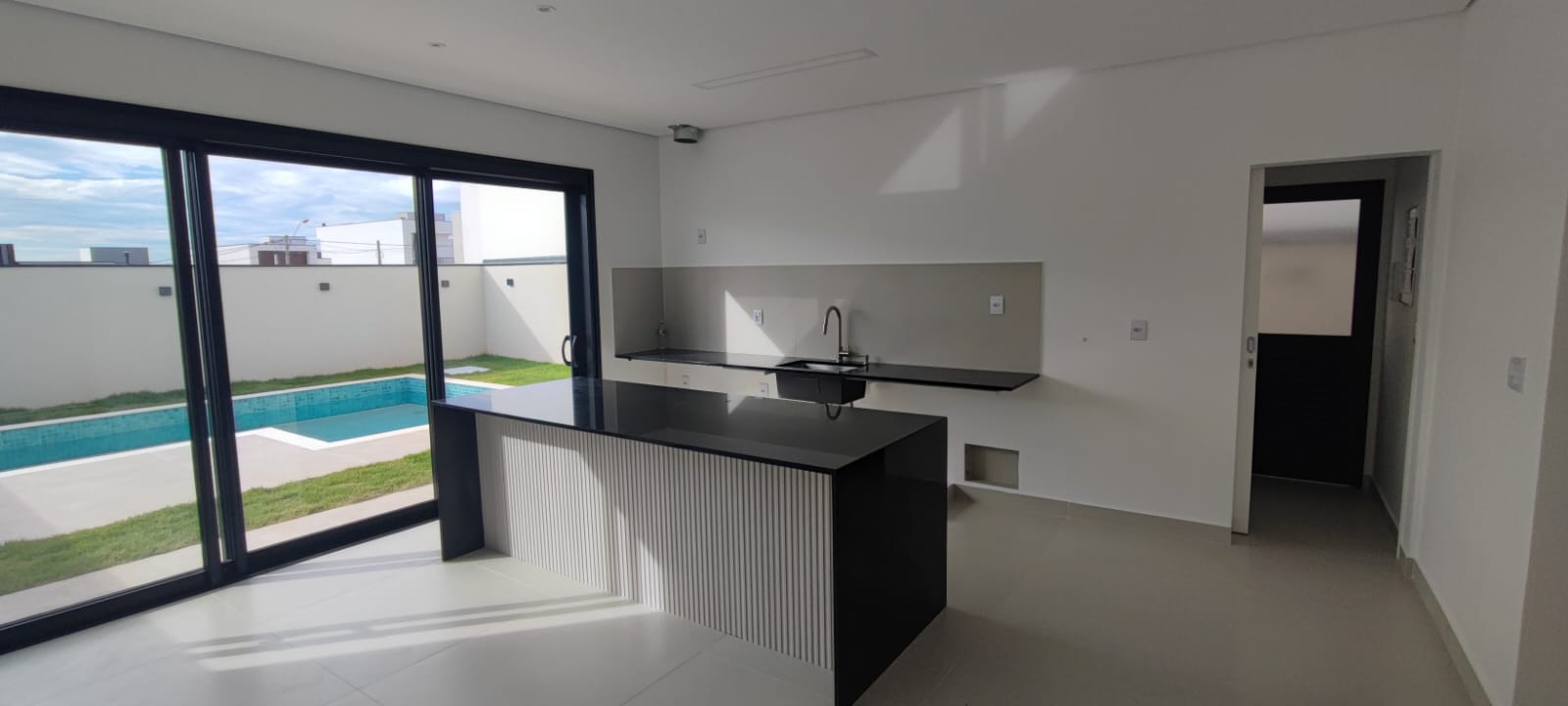 Imagem Casa de Condomínio com 3 Quartos à Venda, 223 m²em Jardim Ermida I - Jundiaí