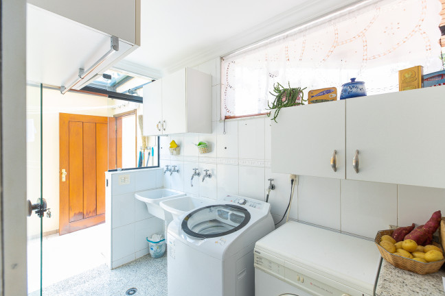 Imagem Sobrado com 5 Quartos à Venda,  em Jardim das Bandeiras - São Paulo