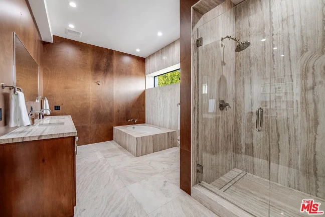 Foto do imóvel: Casa de Condomínio com 5 Quartos à Venda, 796 m²em Alphaville Residencial Um - Barueri