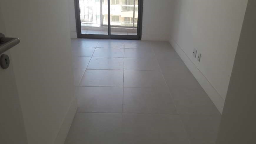 Imagem Apartamento com 4 Quartos à Venda, 173 m²em Charitas - Niterói