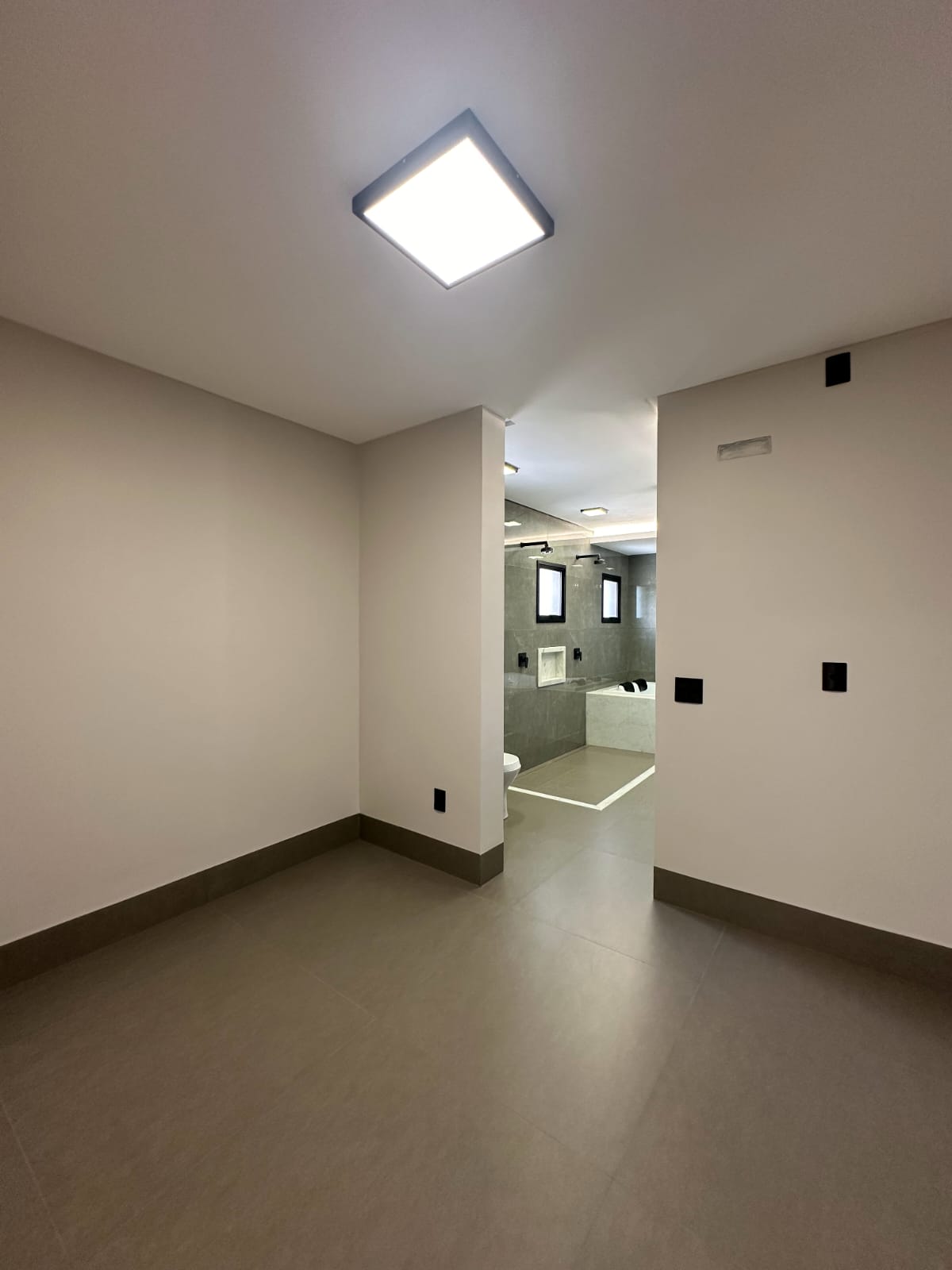 Imagem Casa de Condomínio com 4 Quartos à Venda, 288 m² em Jardins França - Goiânia