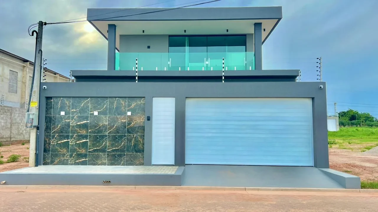 Casa com 3 Quartos à Venda, 262 m² em Cidade Alpha - Eusébio