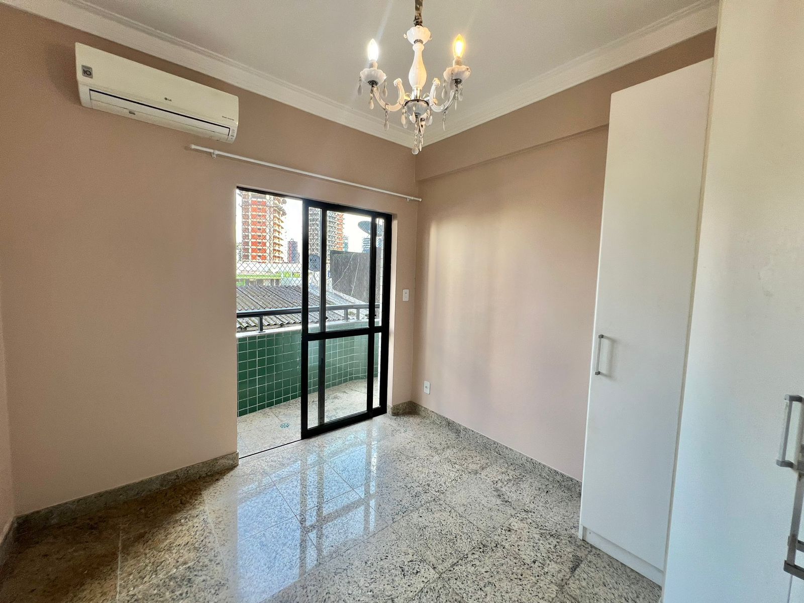 Imagem Apartamento com 3 Quartos para Alugar, 135 m²em Umarizal - Belém